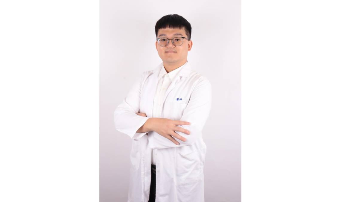 精神科醫師葉騰尹提醒成人要關注青少年的心理狀態