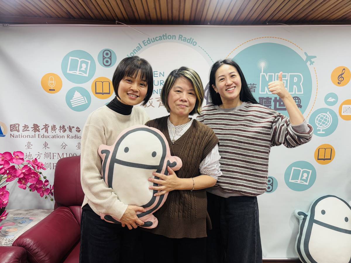 美燕總監(中)與俞菁執行長(左)分享自我覺察之旅