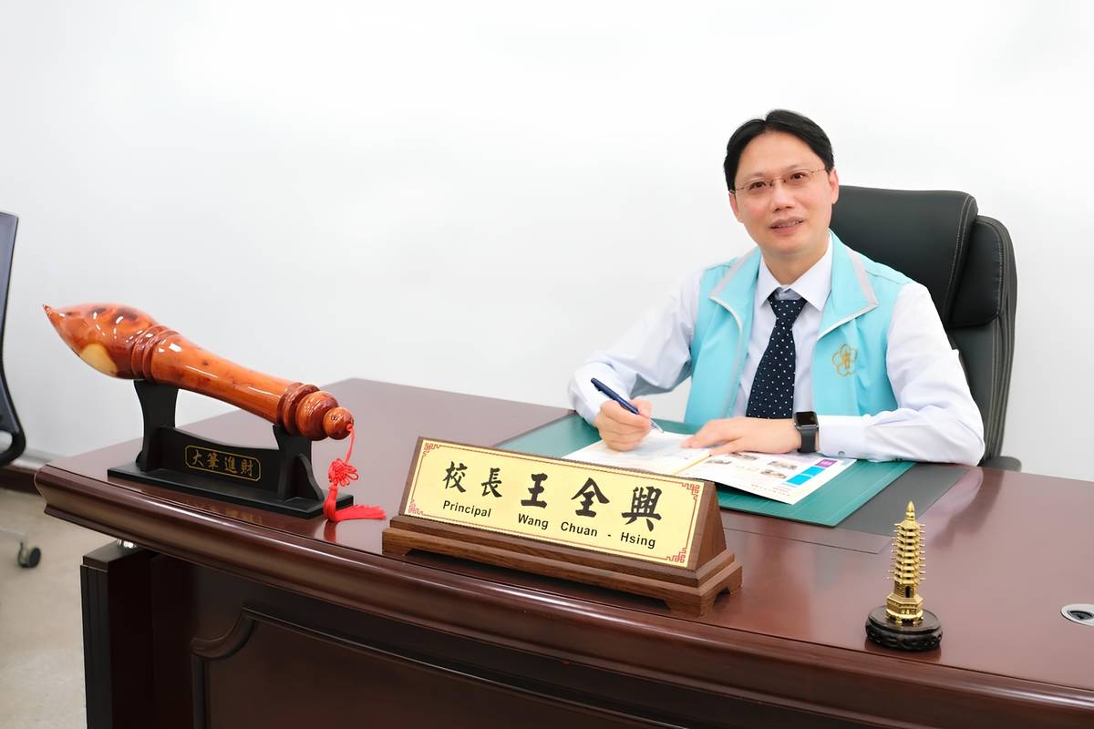 為了讓孩子樂於學習，王全興多年來推動遊戲式教學 (教育部提供)