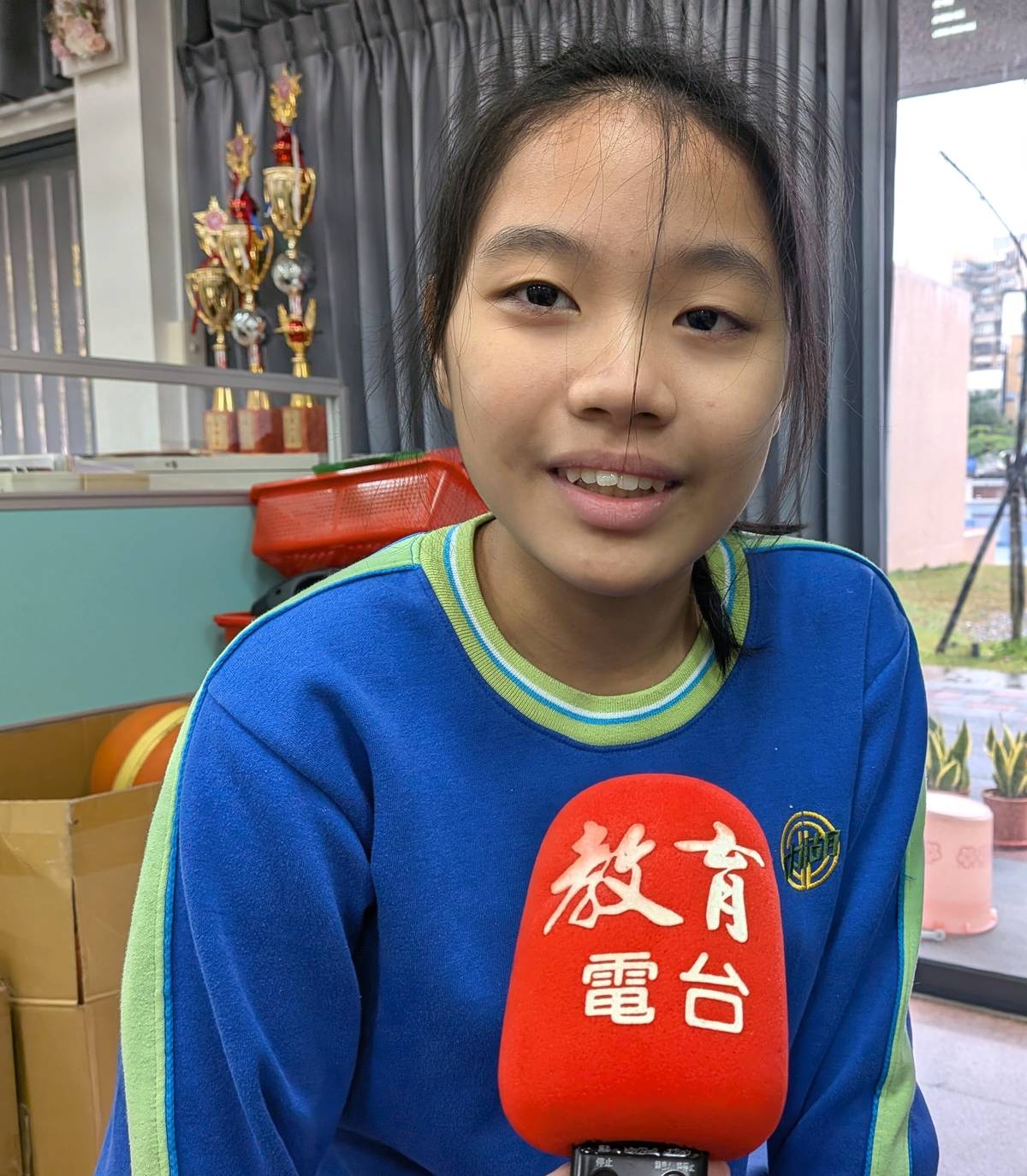 學生張榕容表示，這次美展讓學生可以發揮想像力，將自己的想法透過作品呈現