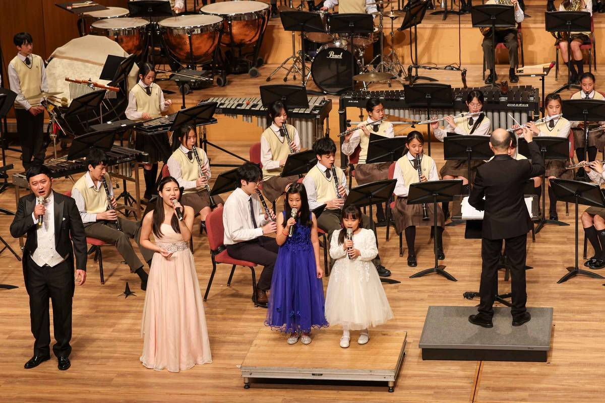 天母國中管樂隊與童聲及男、女高音合作演出