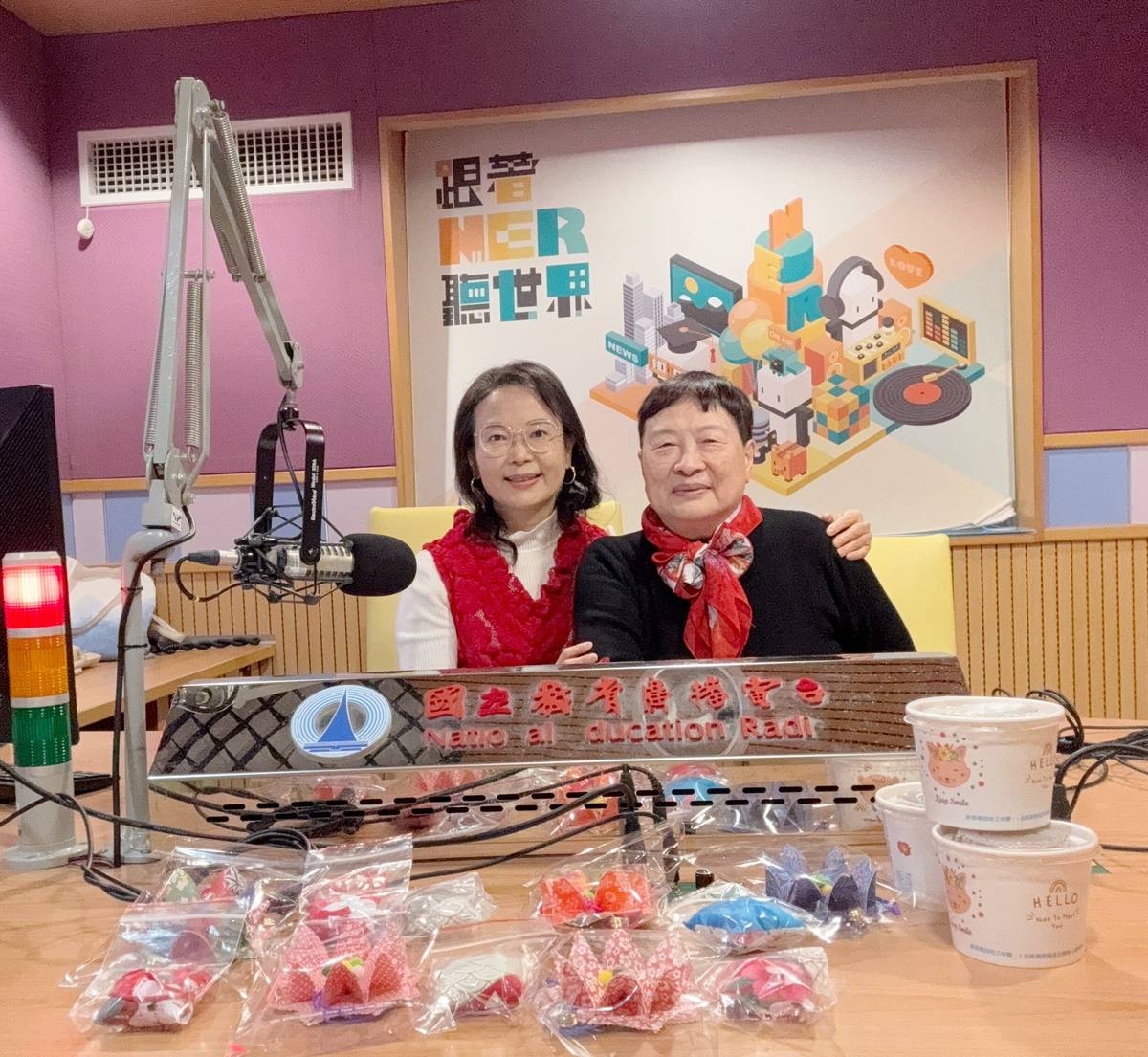 香香主持人和賴素芳老師合照