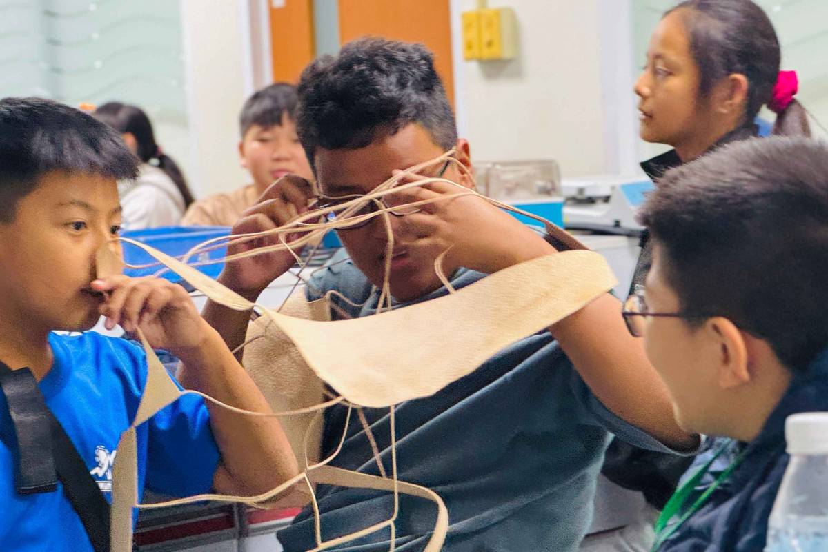 臺北市舉辦「原住民族文化學習及科學創思學習營」，學生在傳統原住民族智慧發現科學