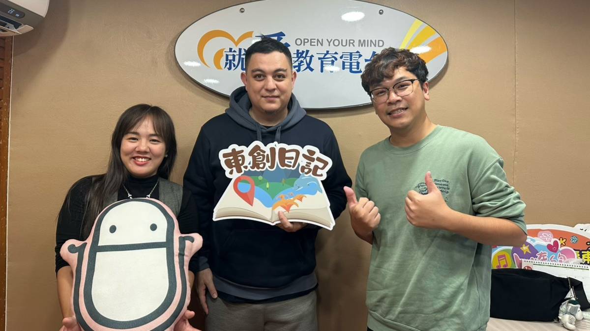 呂鈞(中)與楚玄(左)