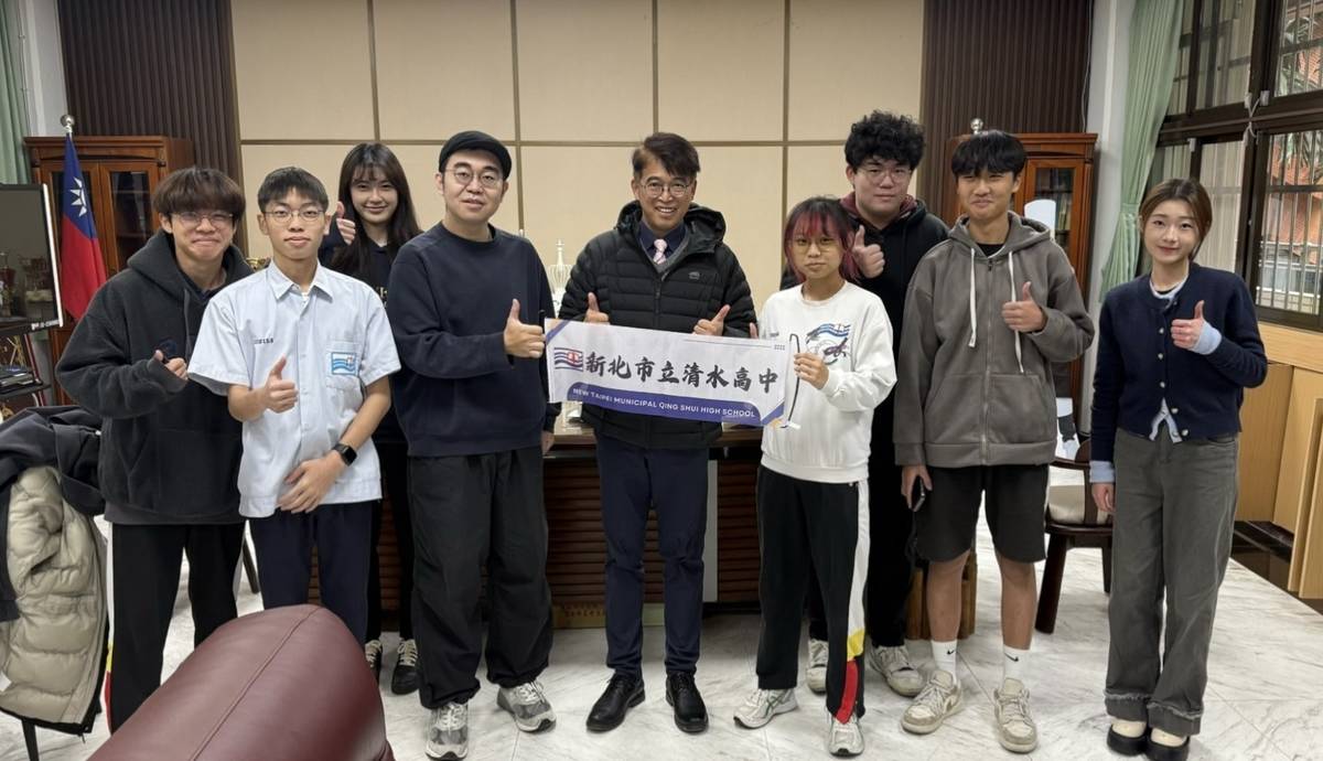 113學年度校園菸檳危害防制教育介入輔導計畫「網紅就是你」短片評選-高中組-特優-新北市清水高級中學-採訪合照