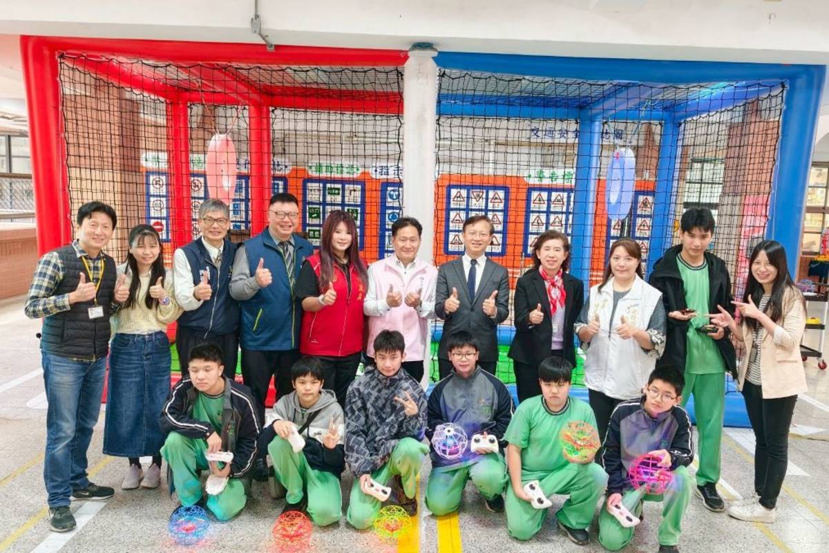 北投STEAM及新科技教育中心寒假推出STEAM營隊，帶領學生在做中學、玩中思考