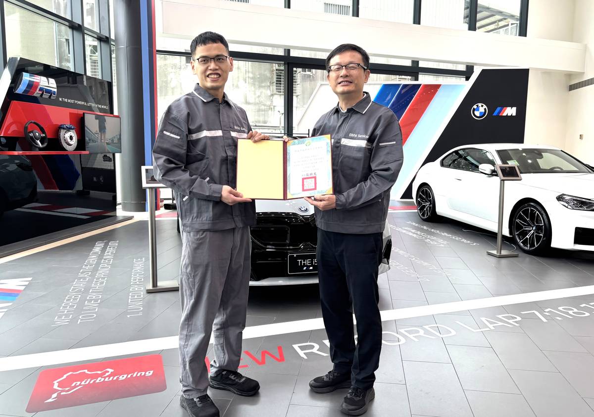 局長致贈感謝狀感謝廠家協助培育優秀人才