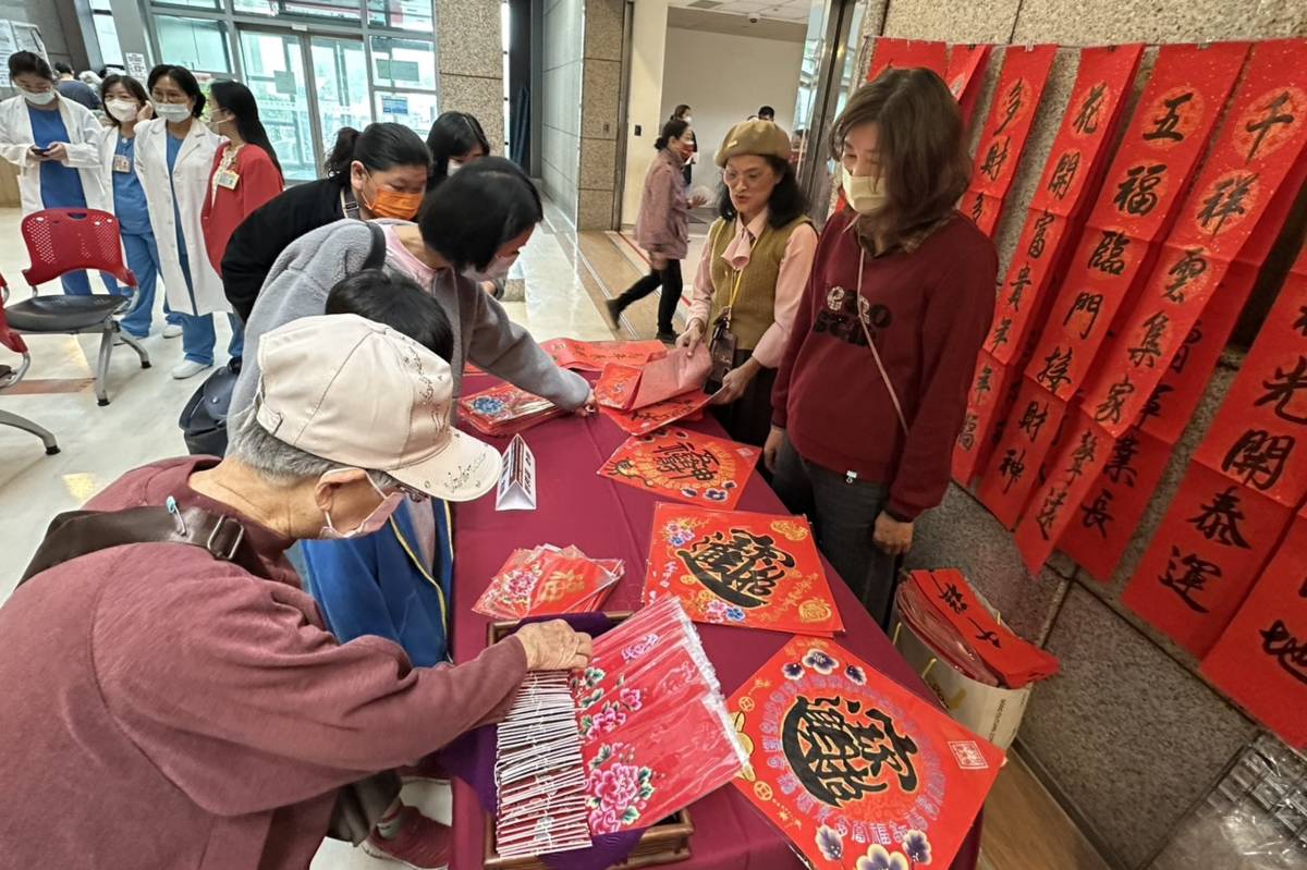 大師揮毫書法公益活動現場照