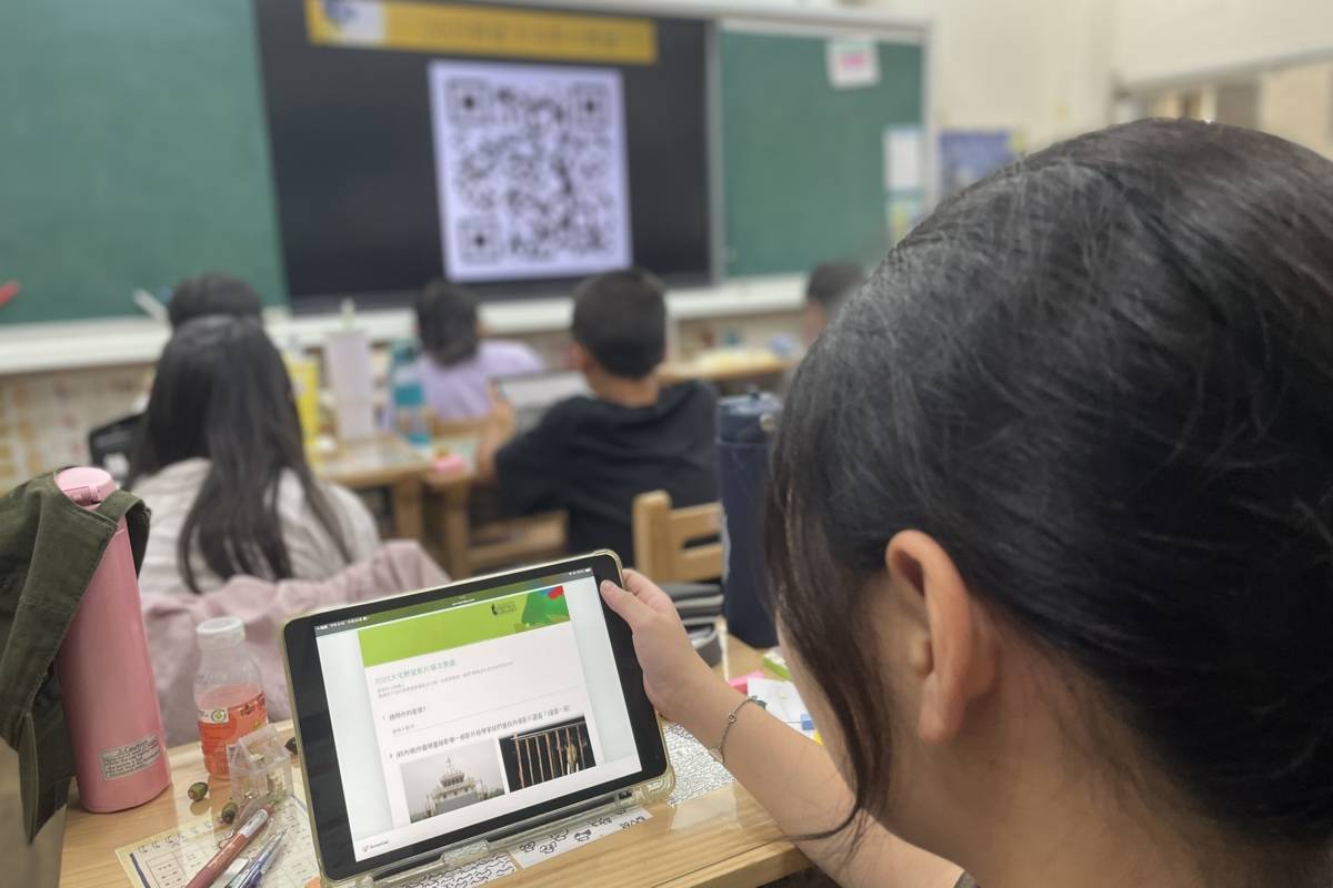 學生從影片庫中自主挑選、觀摩並決定推薦名單