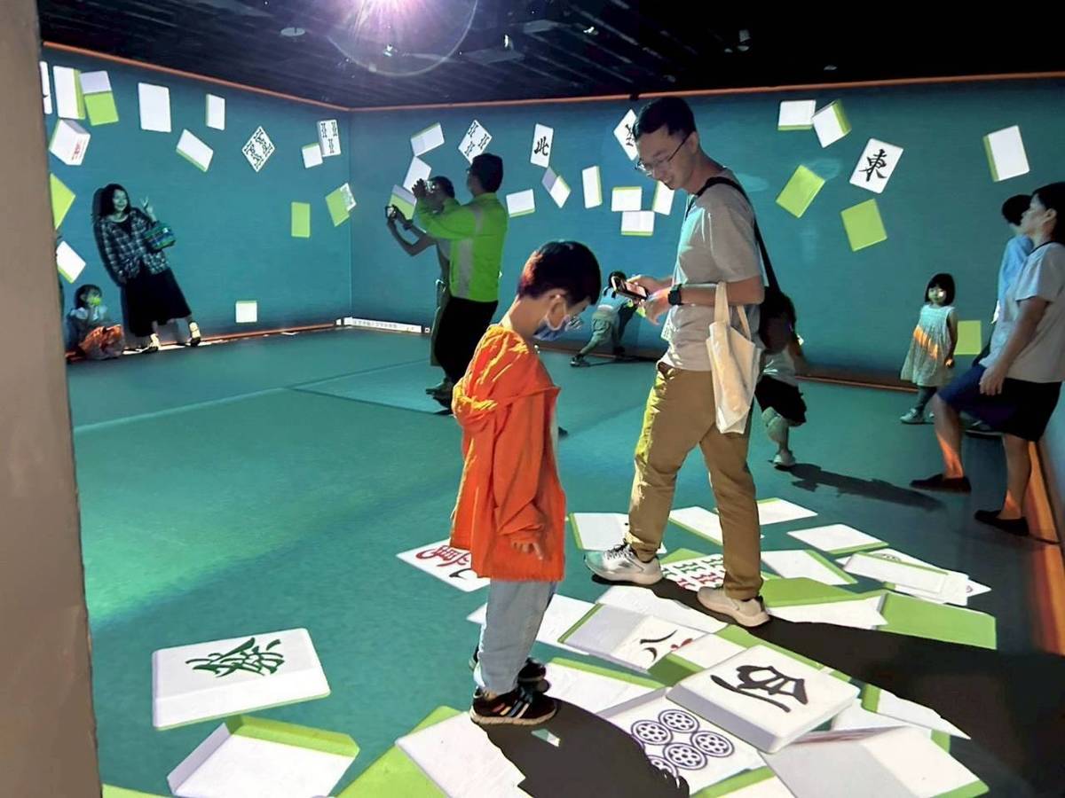 桃市圖八德兒童玩具圖書館過年不打烊。(桃園市教育局提供)