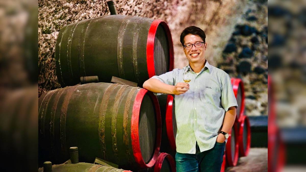 Jason擔任匈牙利專業領隊，來到當地酒莊的地下室，橡木桶中有許多正在熟成中的貴腐酒